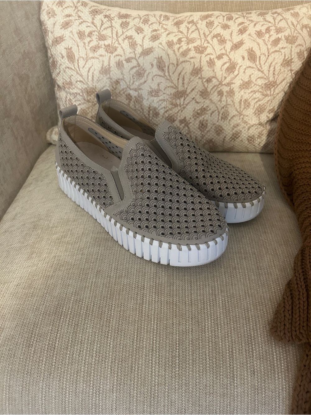 Ilse Jacobsen Tulip Taupe Laser Cut Slip On Sneakers Comfort Shoes Size 38